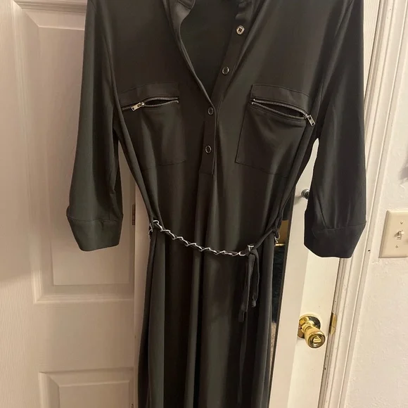 Grey dress - Picture 1 of 4